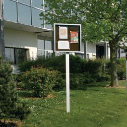 Support à sceller pour vitrine affichage extérieur avec porte battante - Image 2