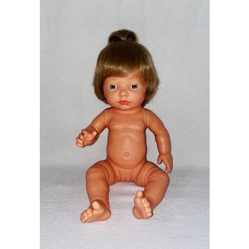 Bébé européen fille avec cheveux - Image principale